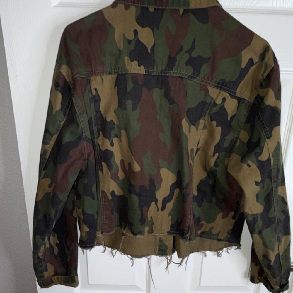 Girl Soul Camouflage Button Jacket Frayed Hem Collared Pockets Women’s Short XL - Picture 4 of 4